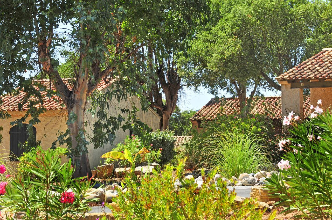 Vtf Le Castelet Hotel Saint Aygulf Buitenkant foto