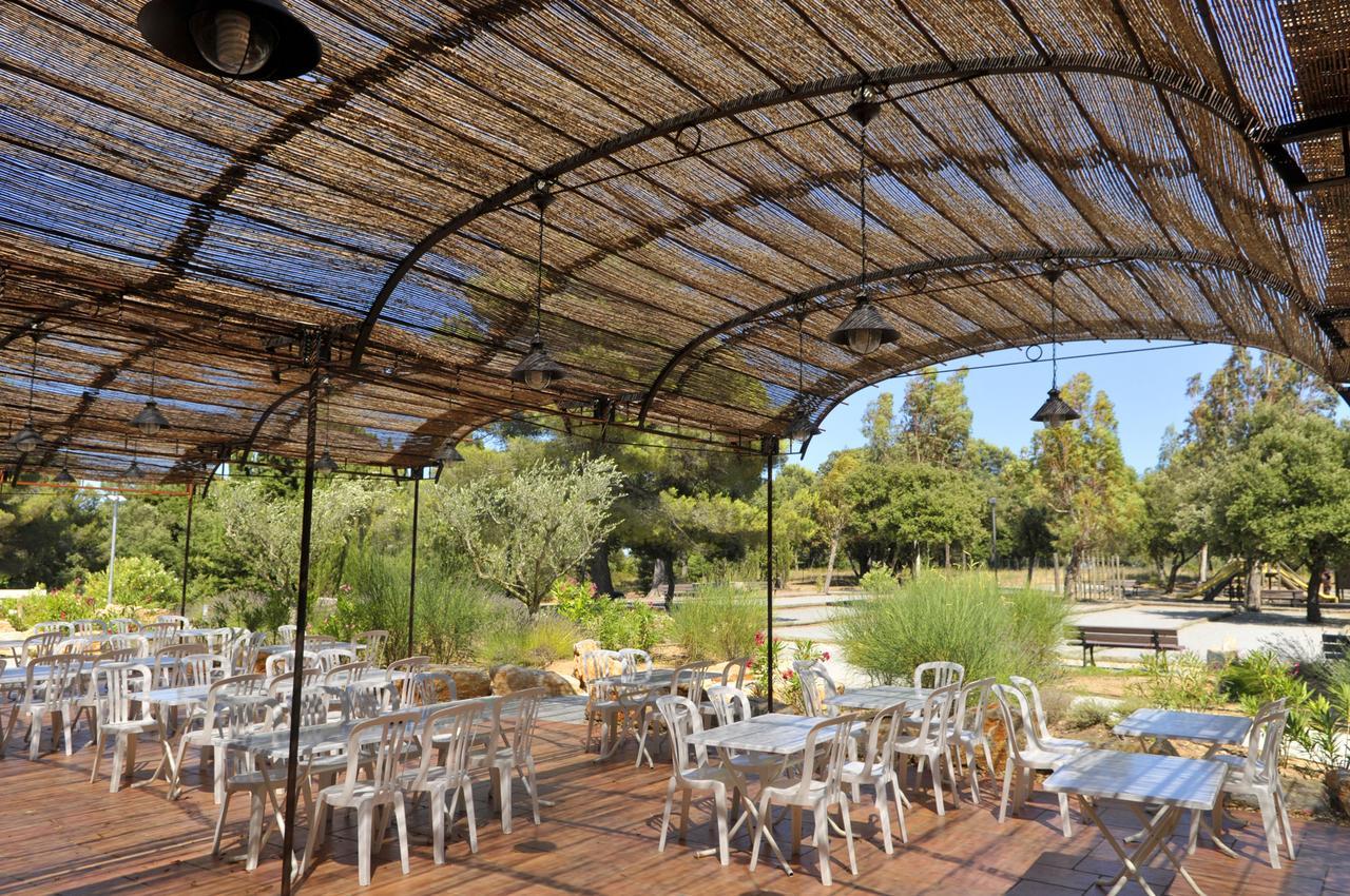 Vtf Le Castelet Hotel Saint Aygulf Buitenkant foto