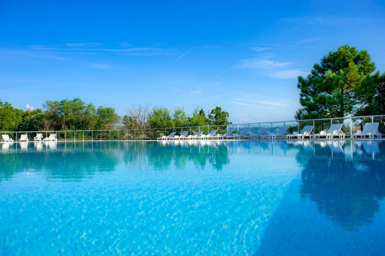 Vtf Le Castelet Hotel Saint Aygulf Buitenkant foto